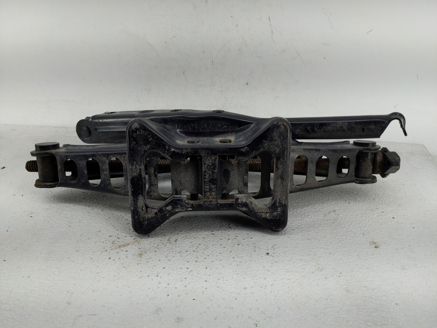 2014 Chrysler 300 Spare Scissor Car Jack - Oemusedautoparts1.com