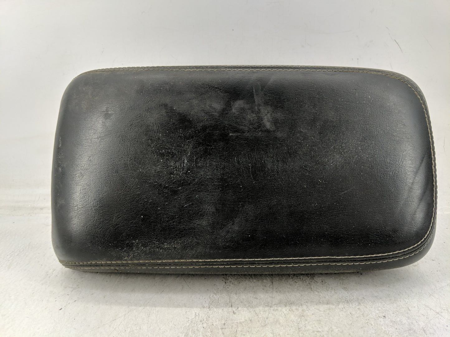 2014 Chrysler 300 Center Console Armrest Cover Lid Fits OEM Used Auto Parts - Oemusedautoparts1.com