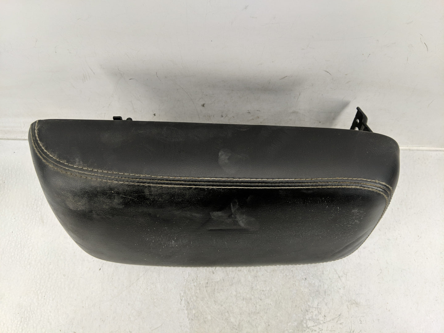 2014 Chrysler 300 Center Console Armrest Cover Lid Fits OEM Used Auto Parts - Oemusedautoparts1.com