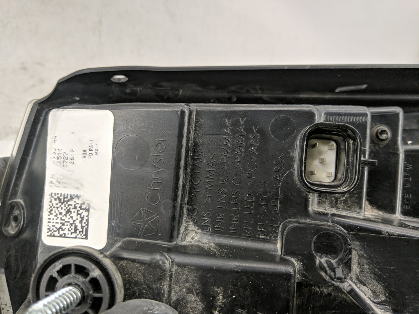 2014 Chrysler 300 Tail Light Assembly Passenger Right OEM Fits OEM Used Auto Parts - Oemusedautoparts1.com