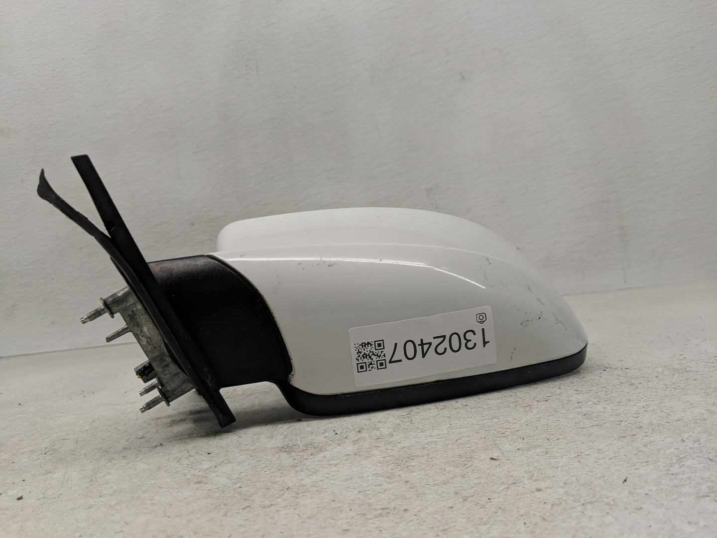 2011-2014 Chrysler 300 Driver Side View Mirror - Left Door Mirror OEM Used - Oemusedautoparts1.com