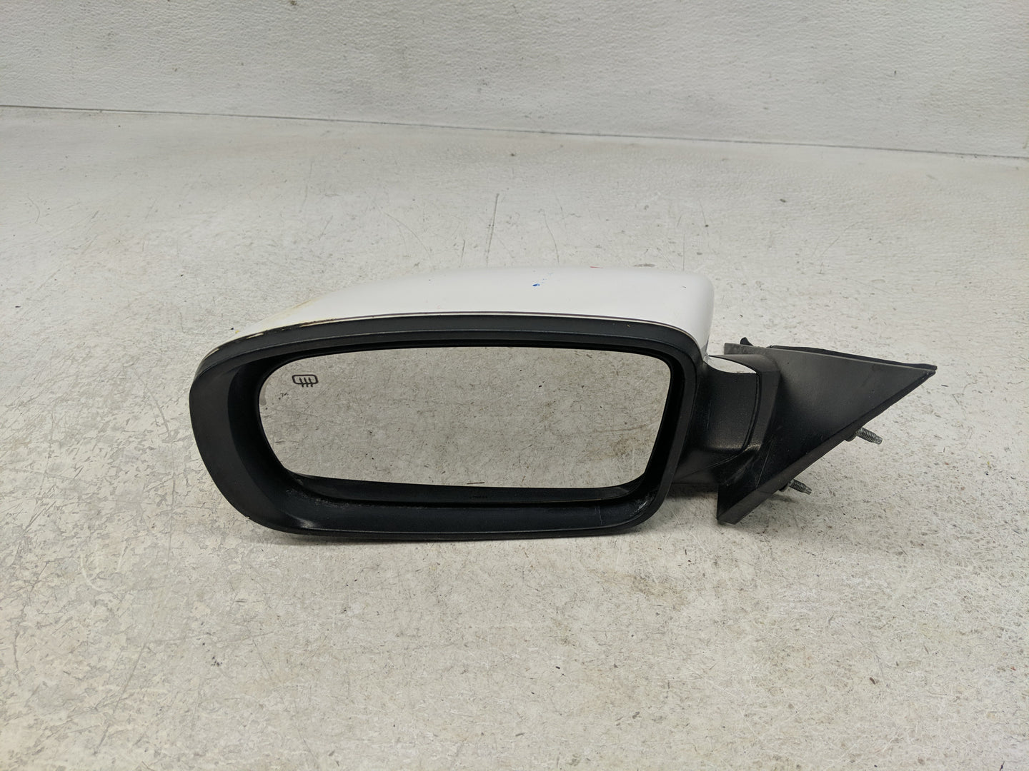 2011-2014 Chrysler 300 Driver Side View Mirror - Left Door Mirror OEM Used - Oemusedautoparts1.com