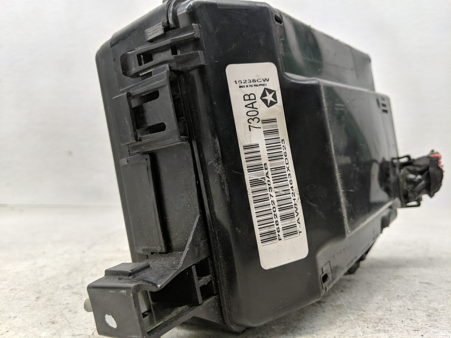2012-2014 Chrysler 300 Fusebox Fuse Box Panel Relay Module P/N:P68202730AB Fits Fits 2012 2013 2014 OEM Used Auto Parts - Oe