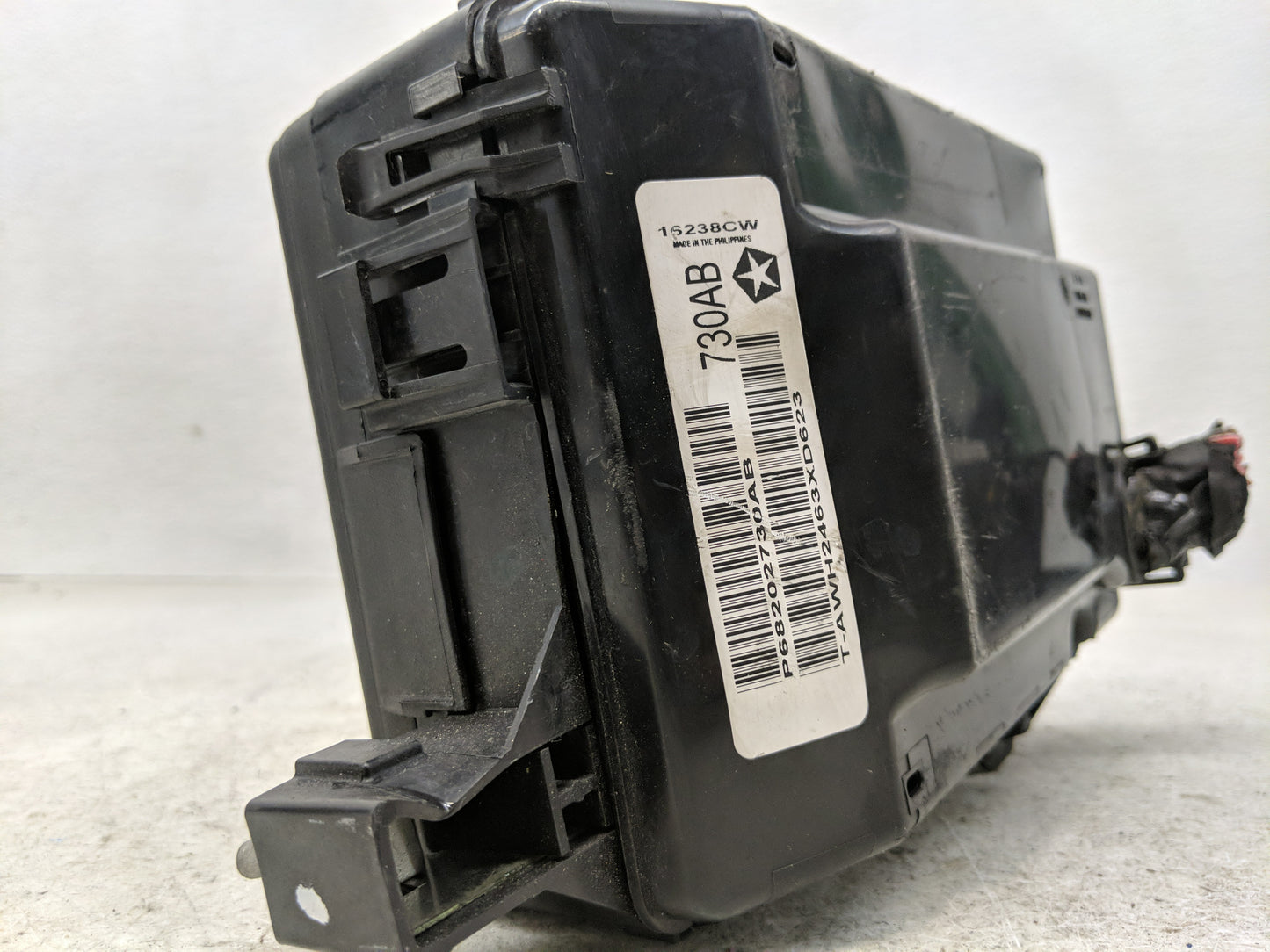 2012-2014 Chrysler 300 Fusebox Fuse Box Panel Relay Module P/N:P68202730AB Fits Fits 2012 2013 2014 OEM Used Auto Parts - Oe
