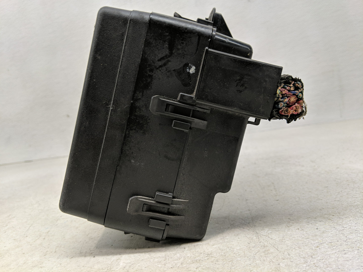2012-2014 Chrysler 300 Fusebox Fuse Box Panel Relay Module P/N:68202736AC Fits Fits 2012 2013 2014 OEM Used Auto Parts - Oem