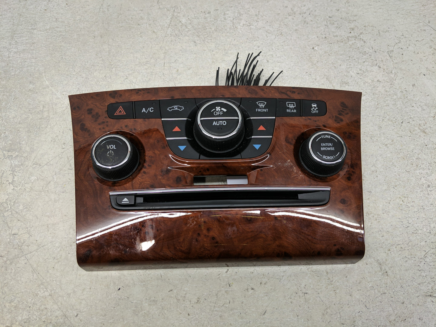 2013-2014 Chrysler 300 Climate Control Module Temperature AC/Heater Replacement P/N:1VH35AAAAB Fits Fits 2013 2014 OEM Used 
