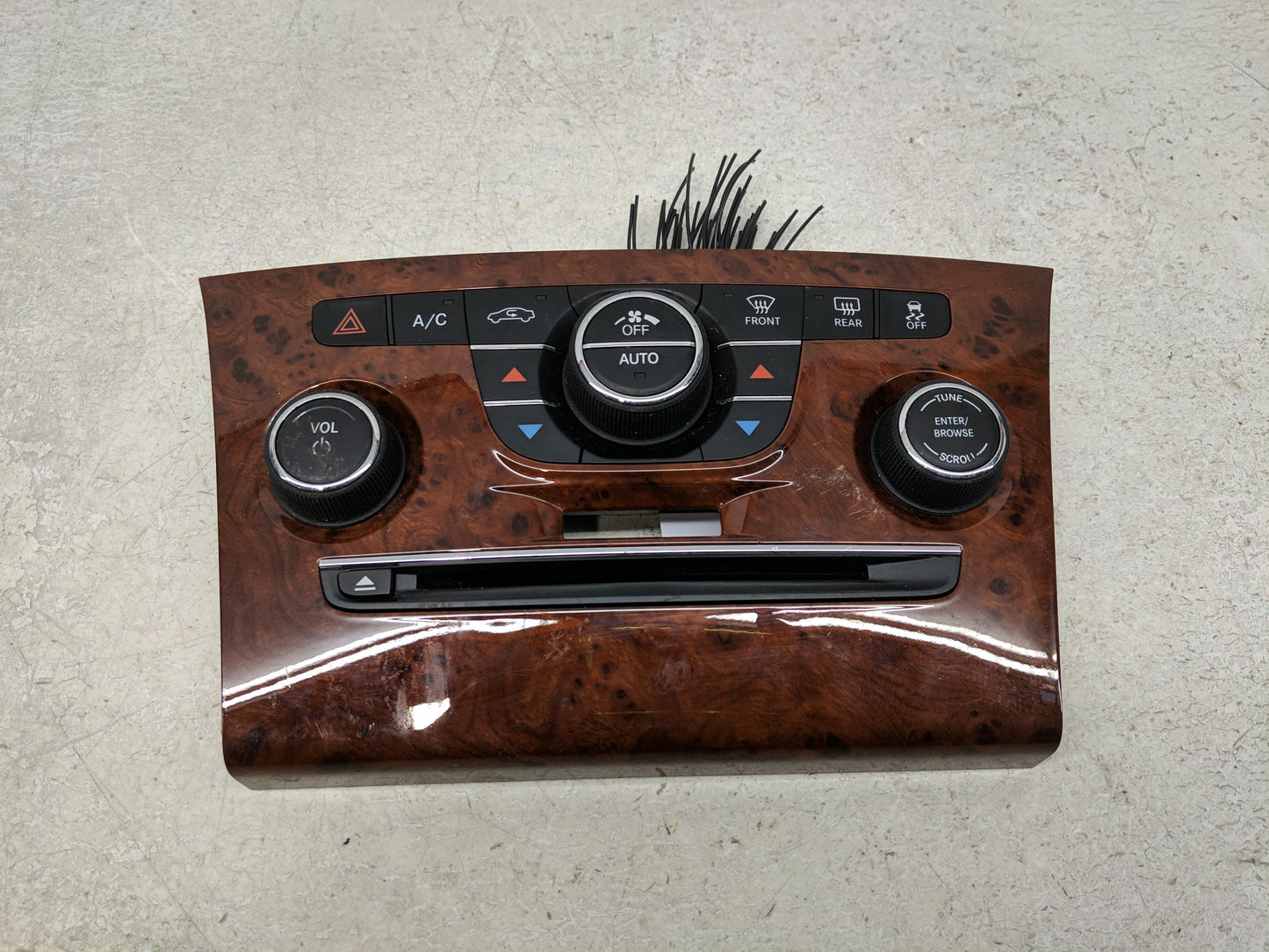 2013-2014 Chrysler 300 Climate Control Module Temperature AC/Heater Replacement P/N:1VH35AAAAB Fits Fits 2013 2014 OEM Used 