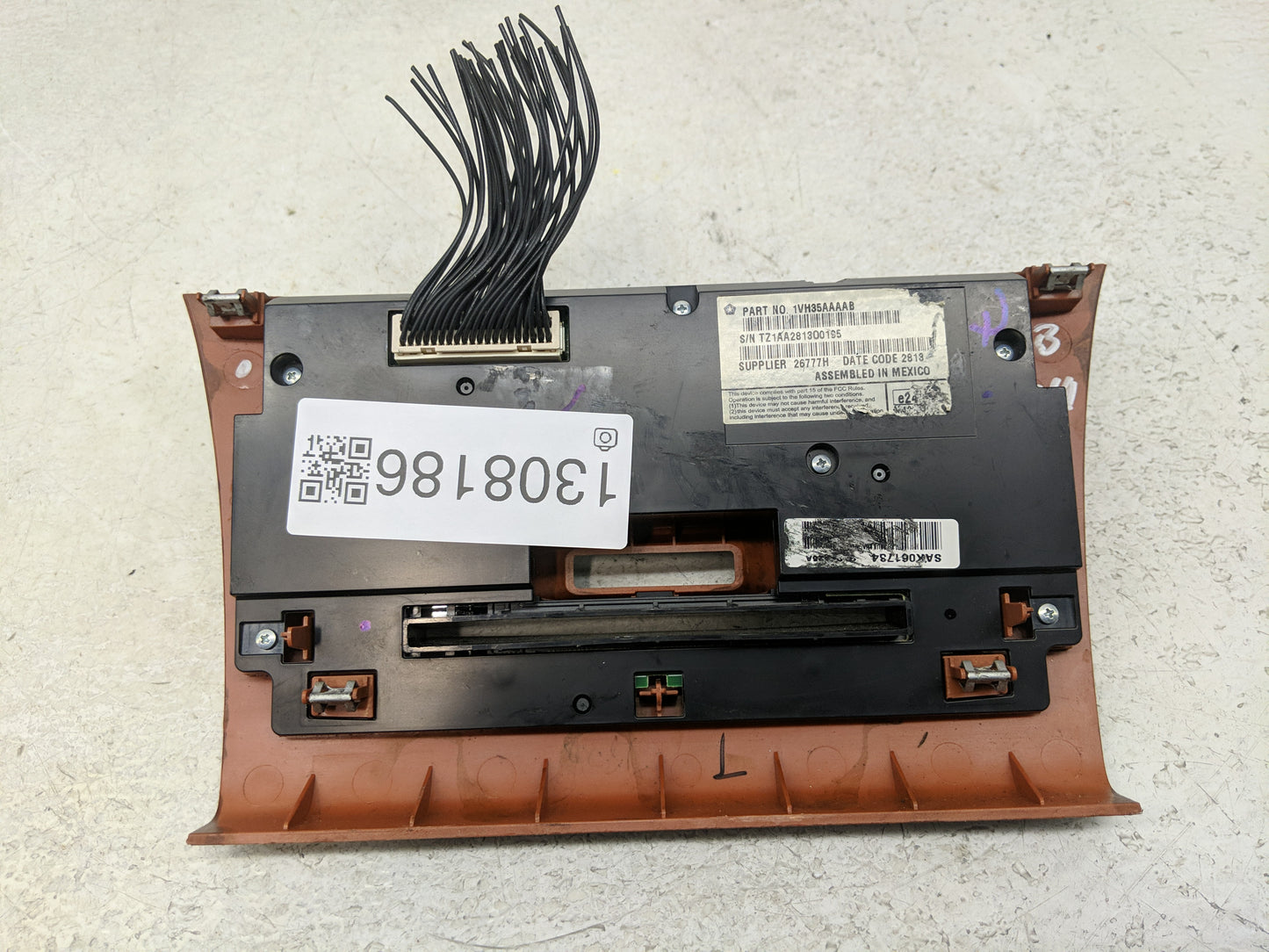 2013-2014 Chrysler 300 Climate Control Module Temperature AC/Heater Replacement P/N:1VH35AAAAB Fits Fits 2013 2014 OEM Used 