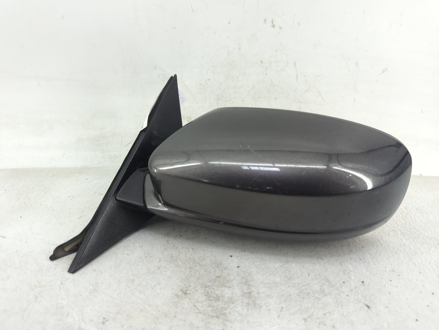 2012-2014 Chrysler 300 Driver Side View Mirror - Left Door Mirror OEM Used - Oemusedautoparts1.com