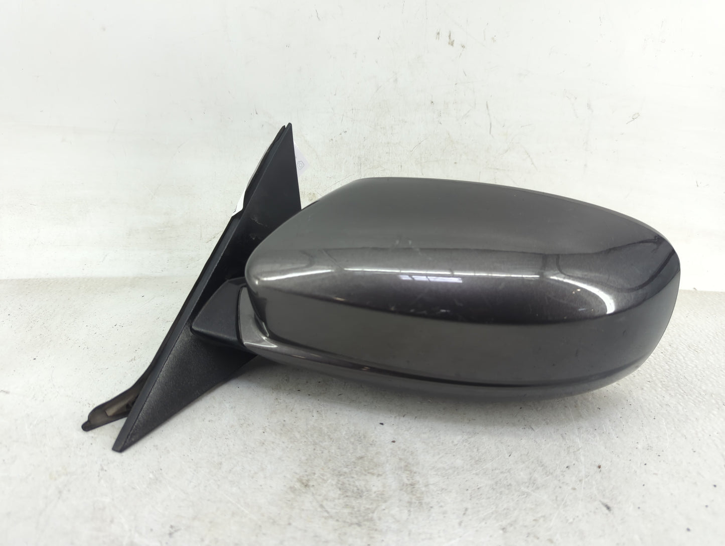2012-2014 Chrysler 300 Driver Side View Mirror - Left Door Mirror OEM Used - Oemusedautoparts1.com