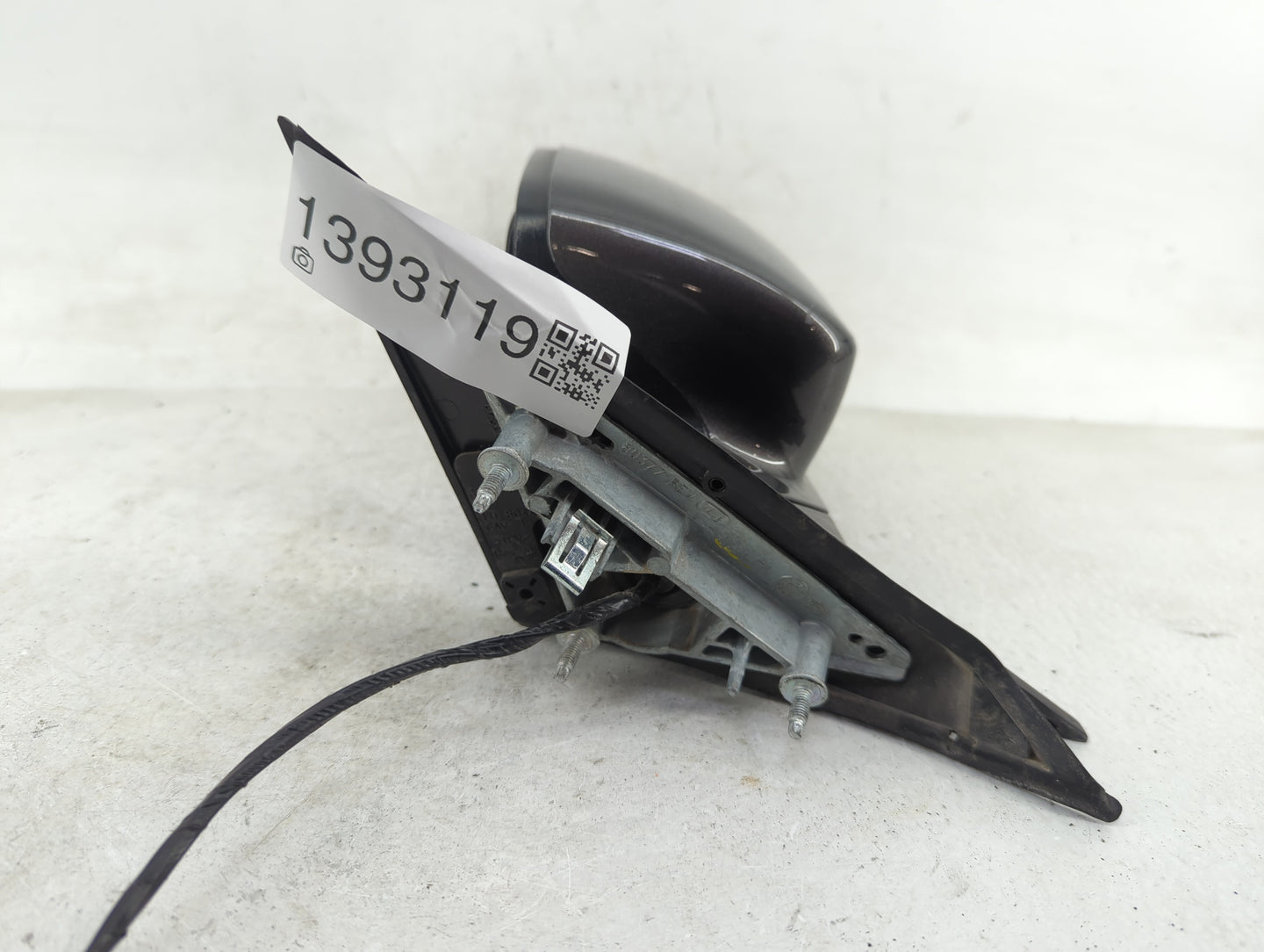 2012-2014 Chrysler 300 Driver Side View Mirror - Left Door Mirror OEM Used - Oemusedautoparts1.com