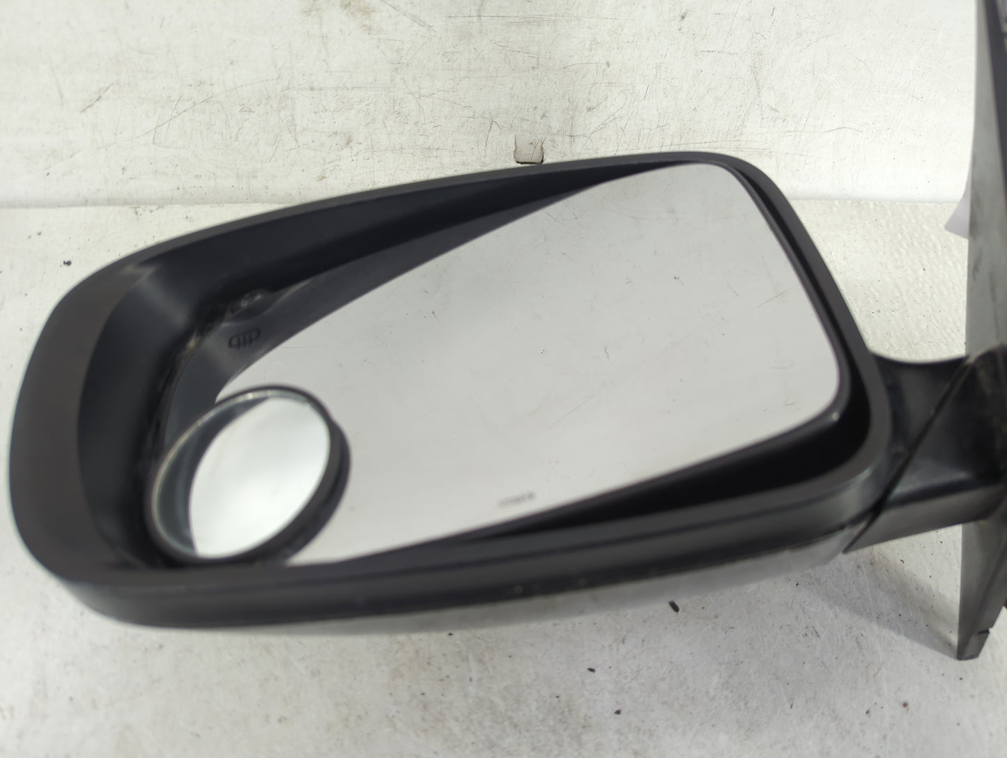 2012-2014 Chrysler 300 Driver Side View Mirror - Left Door Mirror OEM Used - Oemusedautoparts1.com