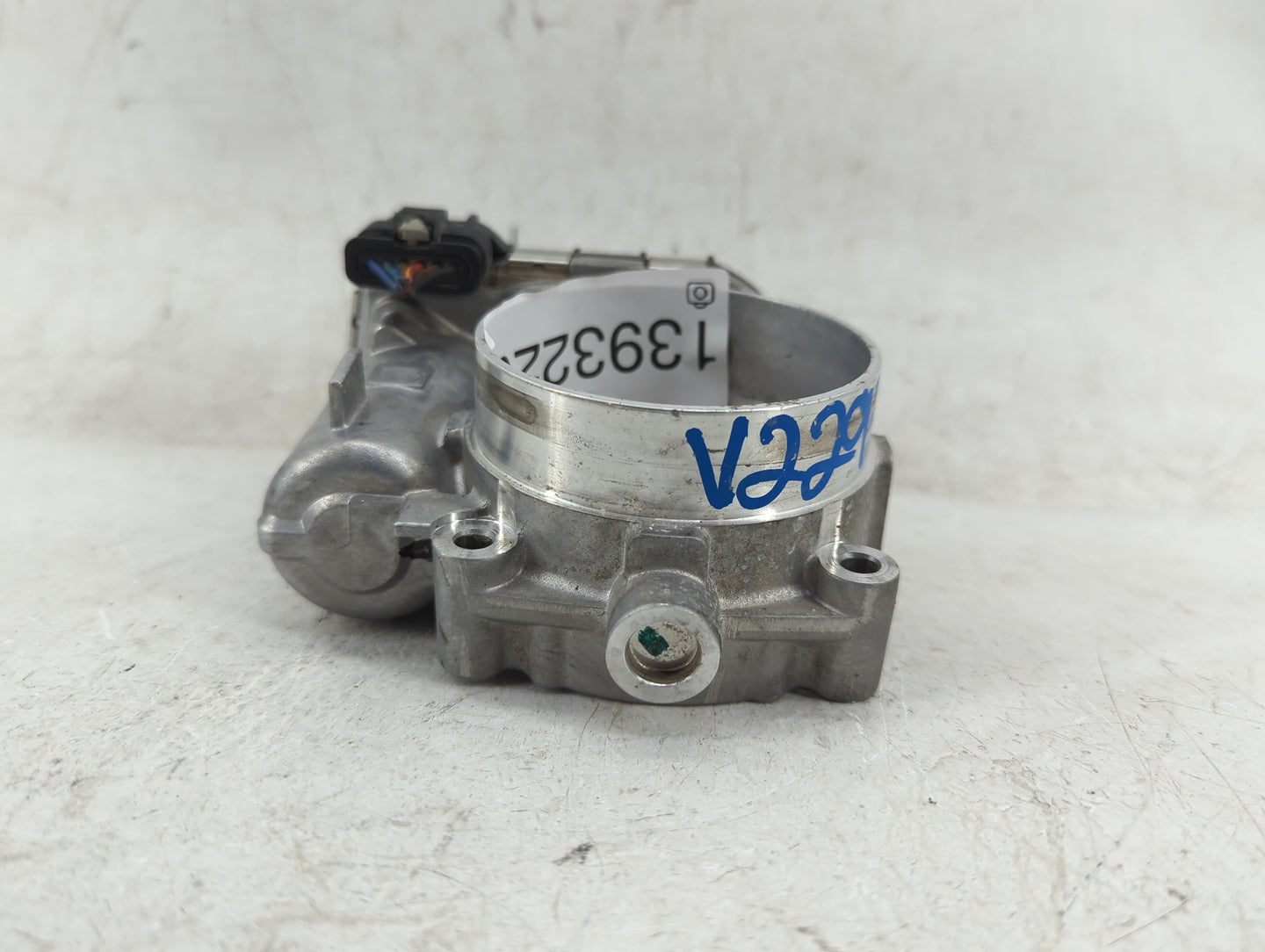 2011-2022 Chrysler 300 Throttle Body P/N:05184349AC 0280750570 Fits OEM Used Auto Parts - Oemusedautoparts1.com
