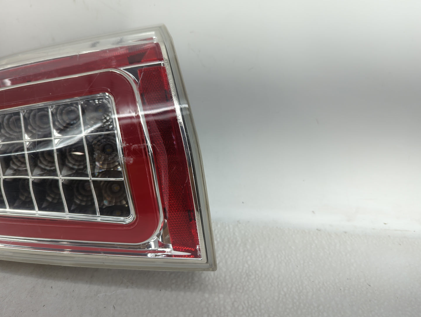2013-2014 Chrysler 300 Tail Light Assembly Passenger Right OEM P/N:CS411-BUWR2-SS Fits Fits 2013 2014 OEM Used Auto Parts - 