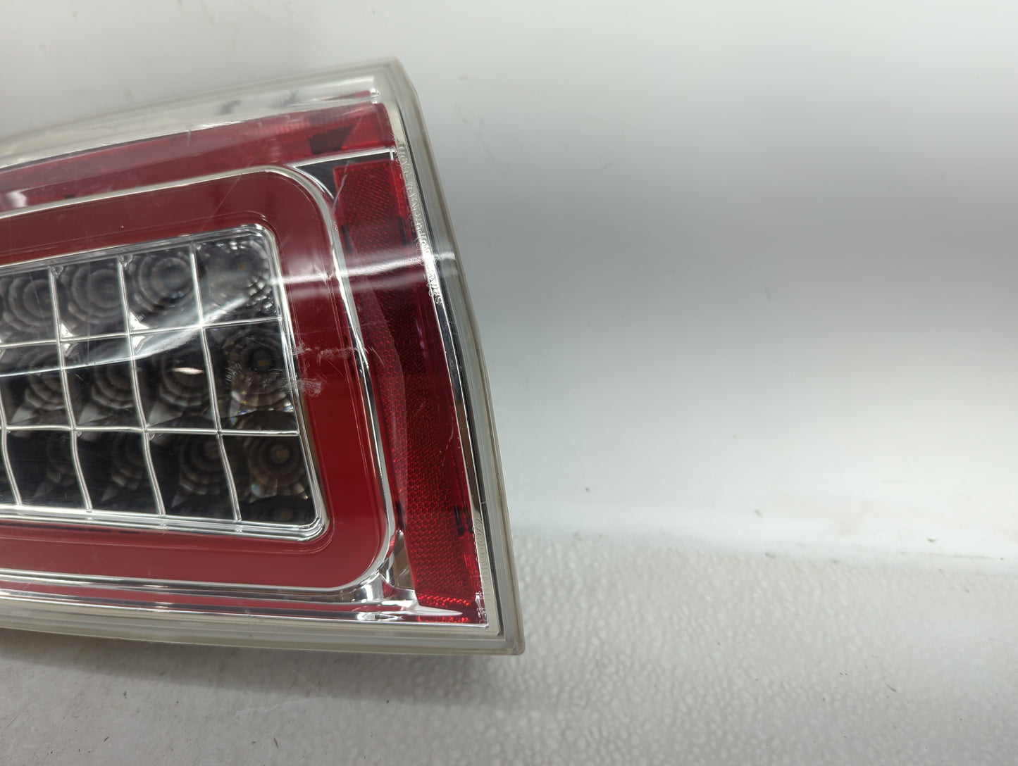 2013-2014 Chrysler 300 Tail Light Assembly Passenger Right OEM P/N:CS411-BUWR2-SS Fits Fits 2013 2014 OEM Used Auto Parts - 