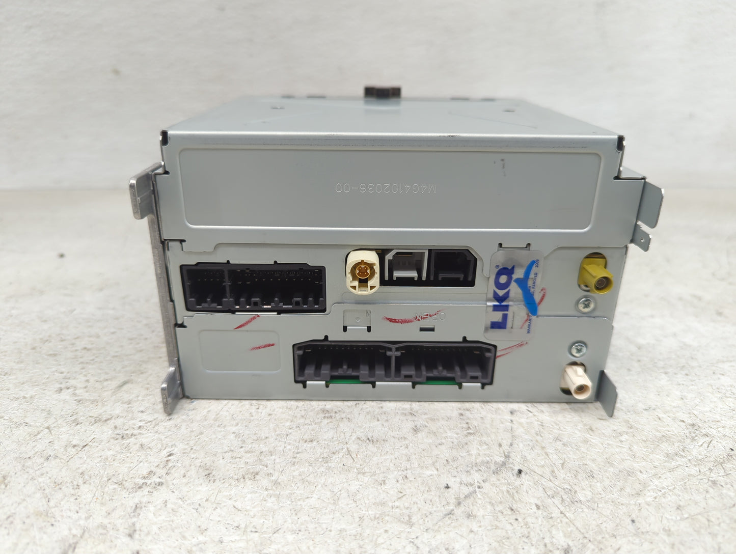 2014 Chrysler 300 Radio AM FM Cd Player Receiver Replacement P/N:P68210554AH Fits OEM Used Auto Parts - Oemusedautoparts1.co