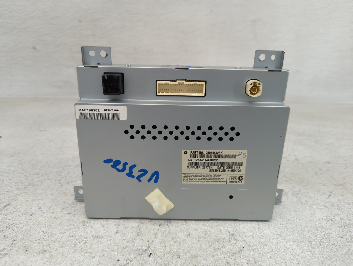 2011-2014 Chrysler 300 Information Display Screen - Oemusedautoparts1.com