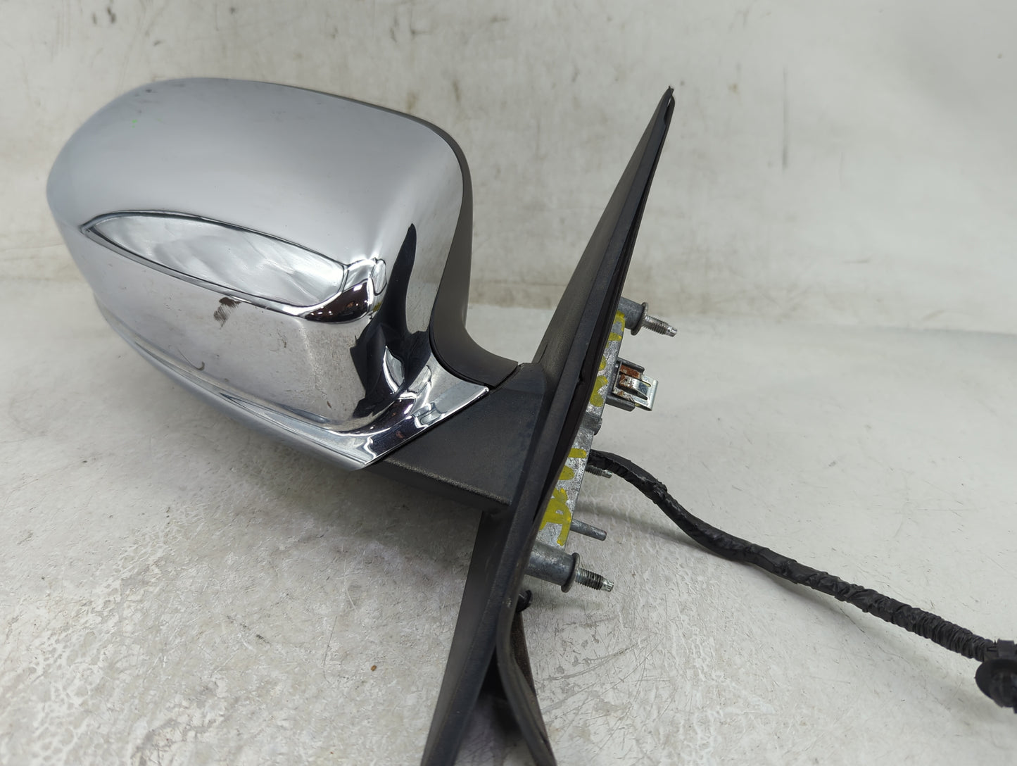 2014 Chrysler 300 Passenger Side View Mirror - Right Door Mirror OEM Used - Oemusedautoparts1.com