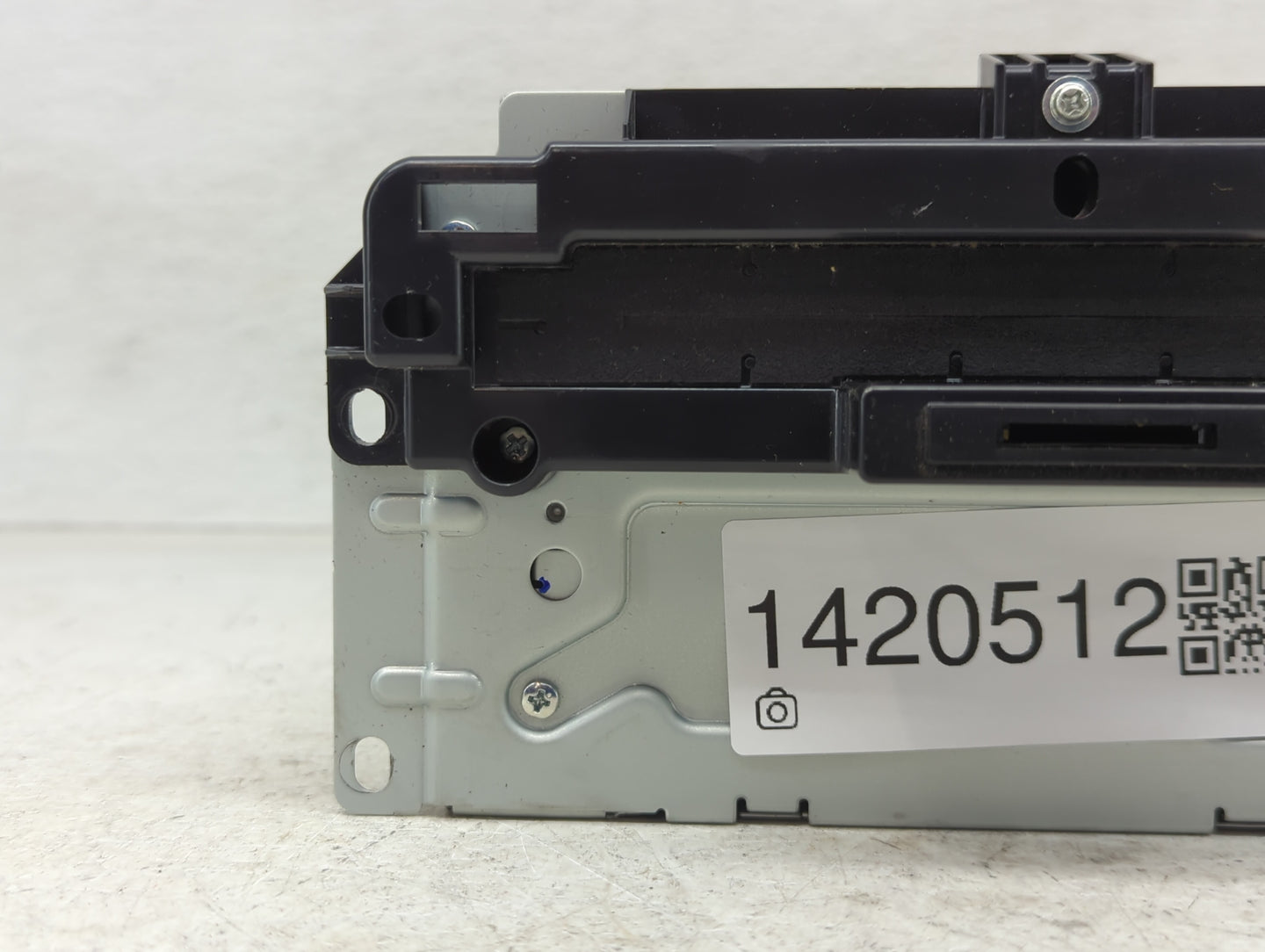 2014 Chrysler 300 Radio AM FM Cd Player Receiver Replacement P/N:68210553AE Fits OEM Used Auto Parts - Oemusedautoparts1.com