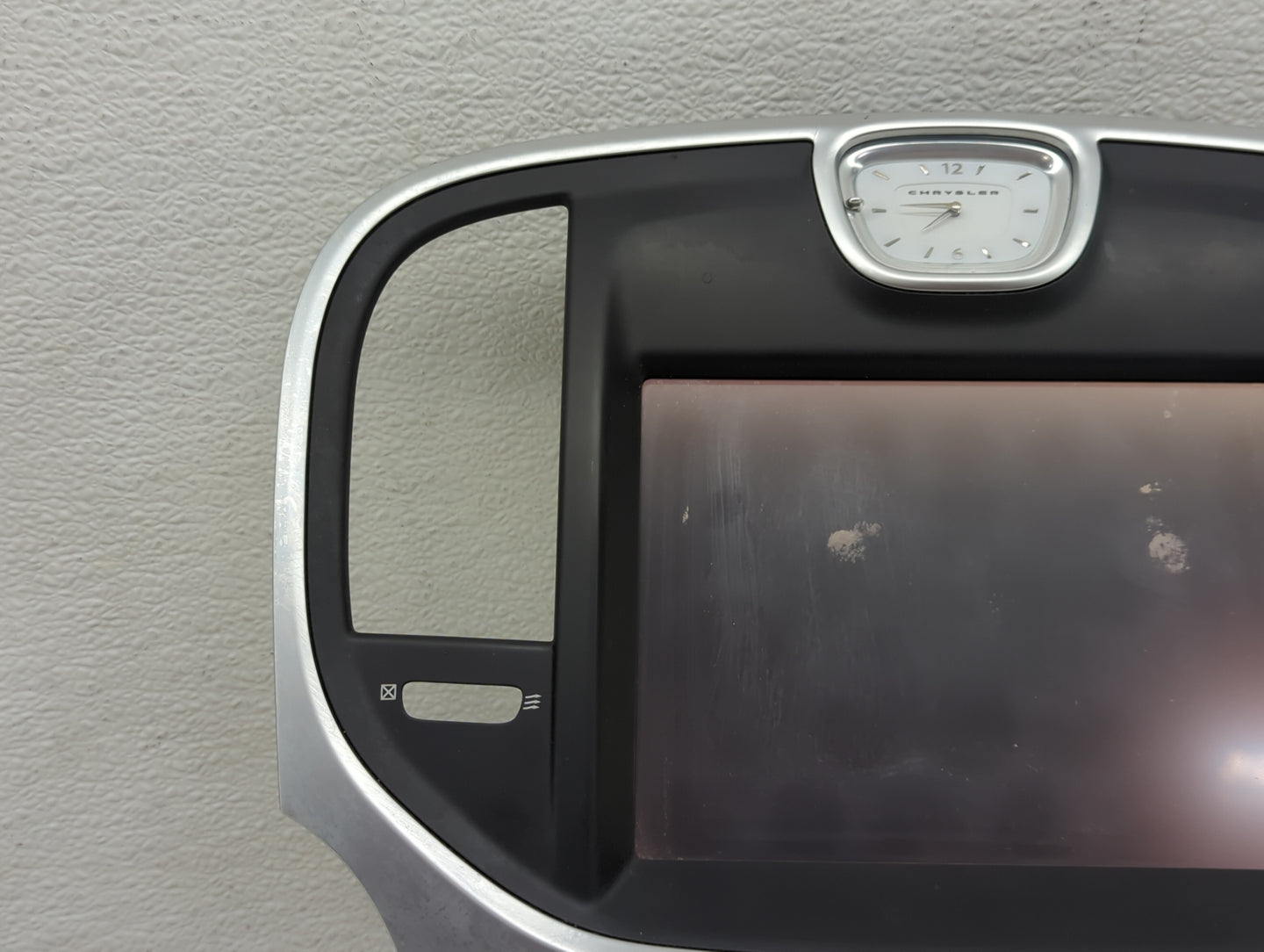 2011-2014 Chrysler 300 Information Display Screen - Oemusedautoparts1.com