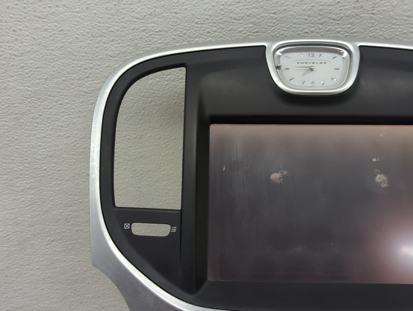 2011-2014 Chrysler 300 Information Display Screen - Oemusedautoparts1.com