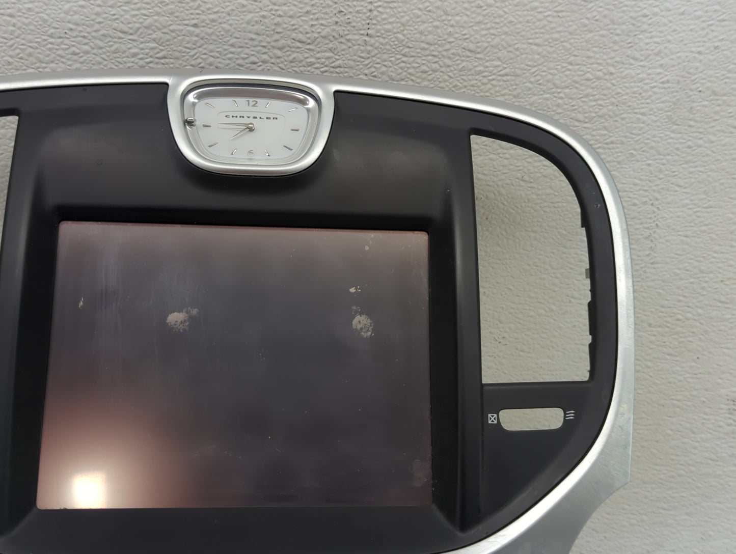 2011-2014 Chrysler 300 Information Display Screen - Oemusedautoparts1.com