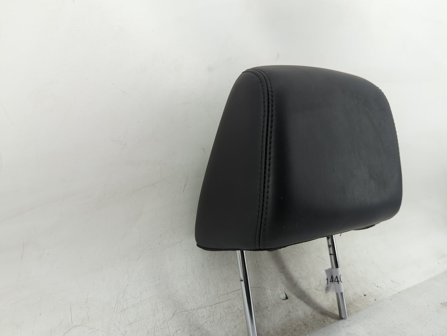 2014 Chrysler 300 Headrest Head Rest Front Driver Seat Black - Oemusedautoparts1.com