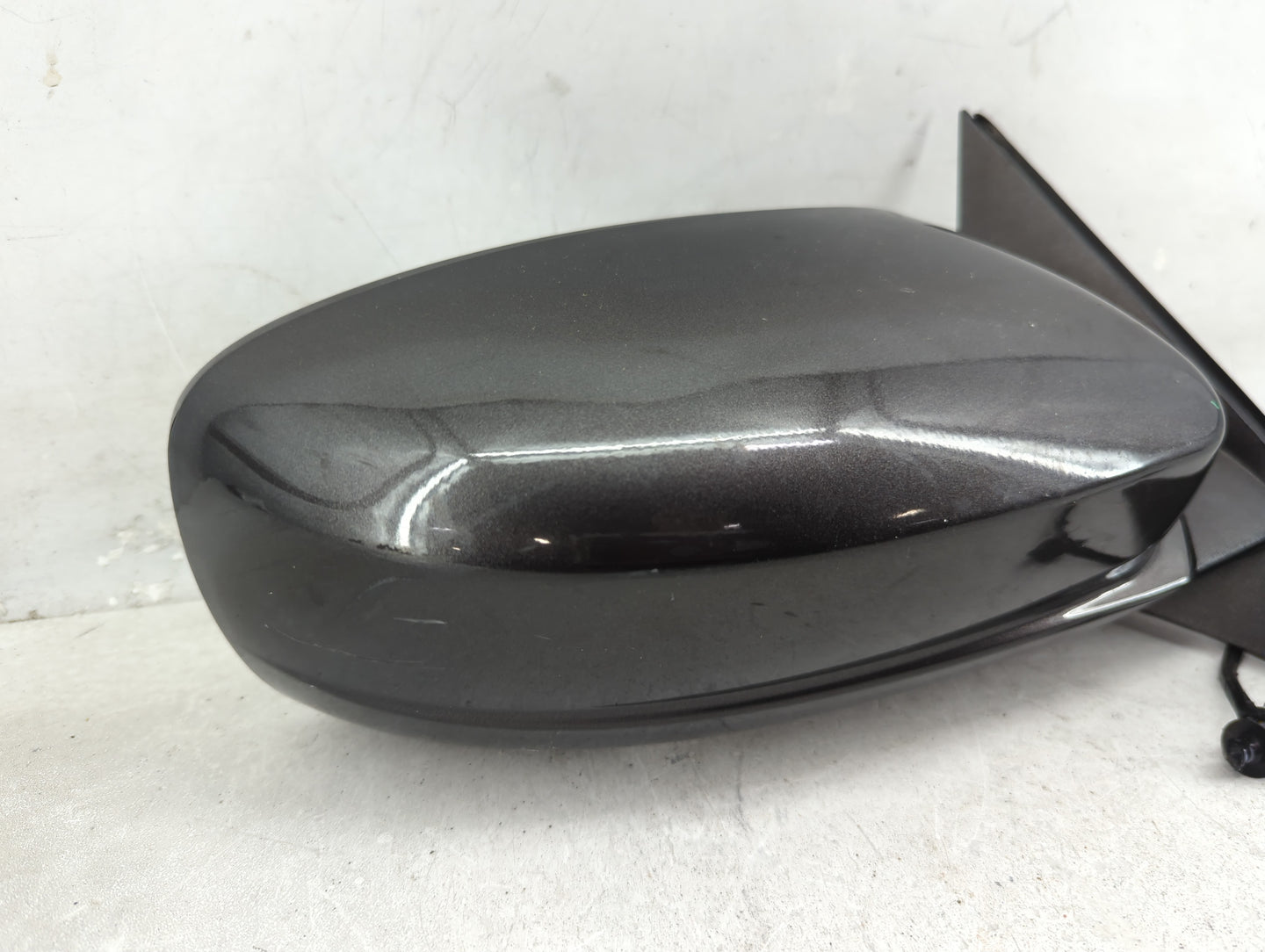 2011-2014 Chrysler 300 Passenger Side View Mirror - Right Door Mirror OEM Used - Oemusedautoparts1.com