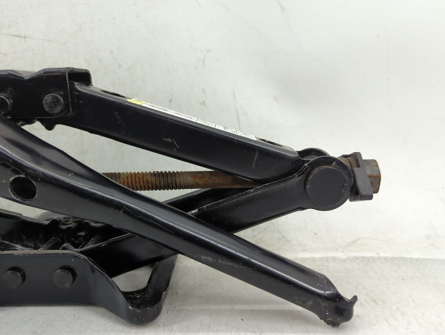 2014 Chrysler 300 Spare Scissor Car Jack - Oemusedautoparts1.com