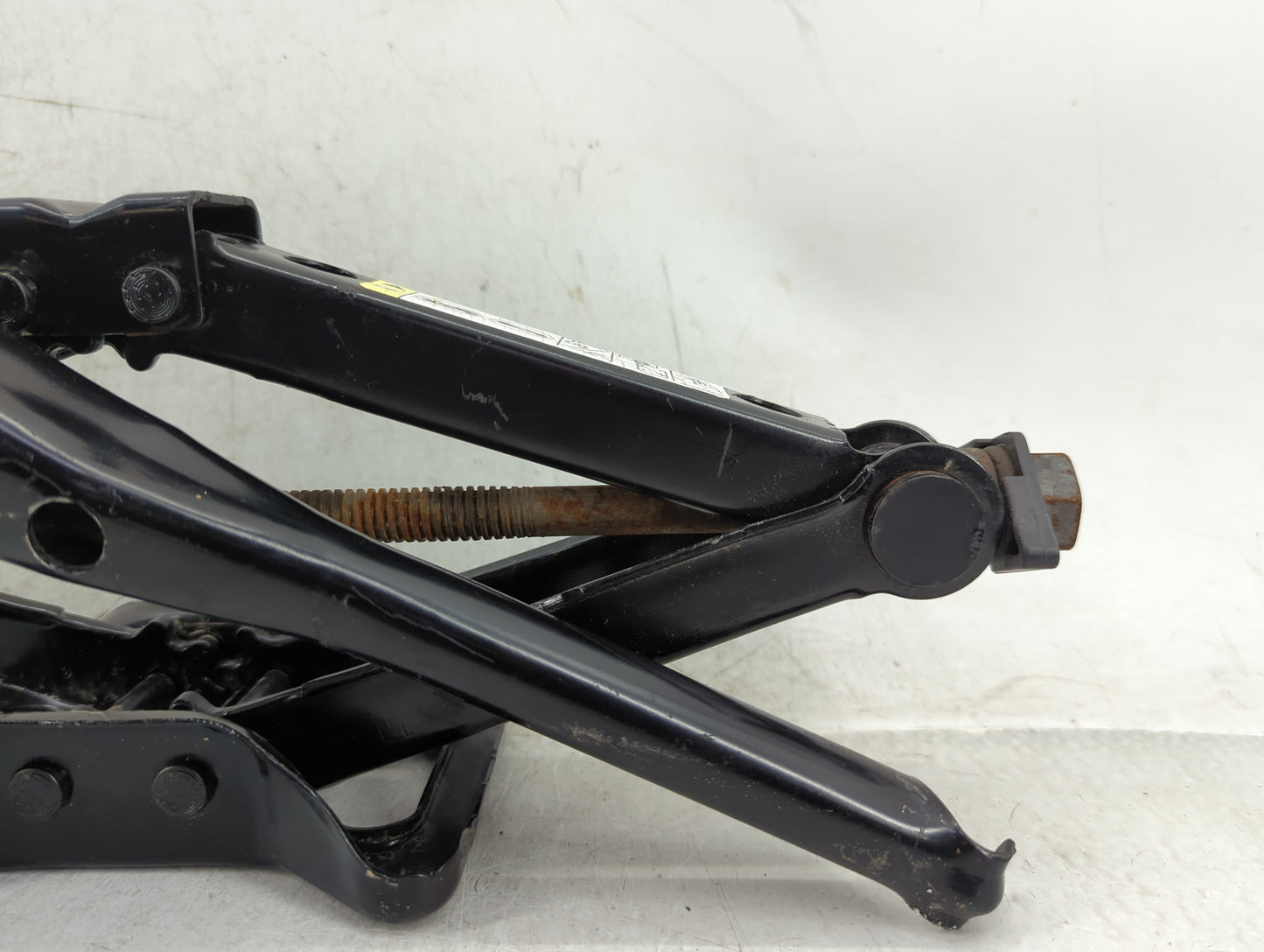2014 Chrysler 300 Spare Scissor Car Jack - Oemusedautoparts1.com