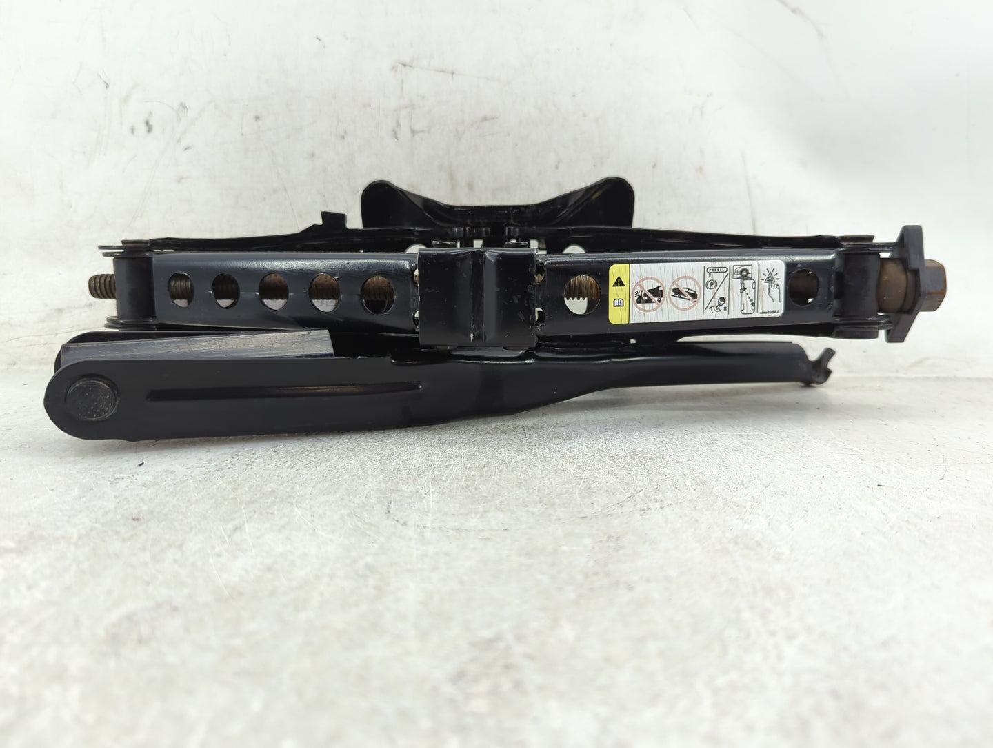 2014 Chrysler 300 Spare Scissor Car Jack - Oemusedautoparts1.com