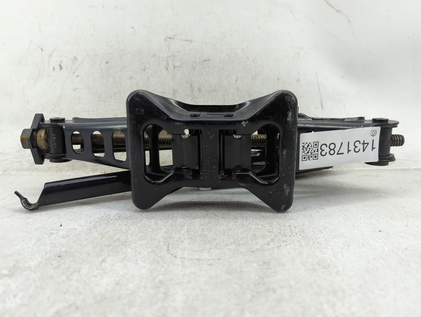 2014 Chrysler 300 Spare Scissor Car Jack - Oemusedautoparts1.com