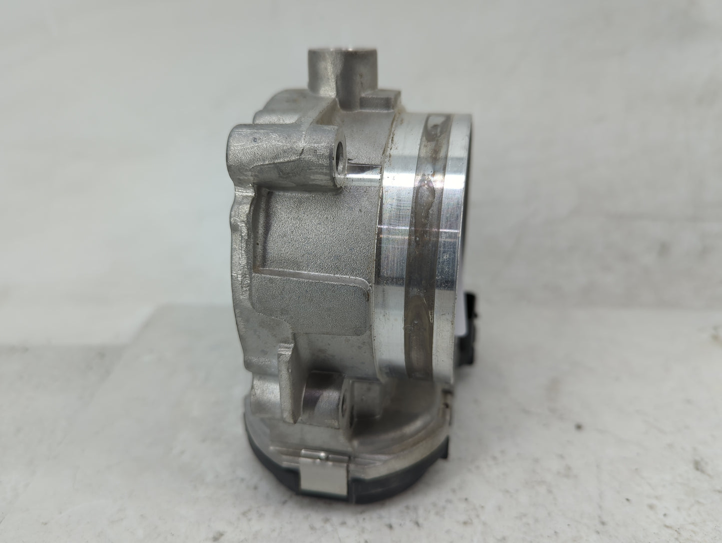 2011-2022 Chrysler 300 Throttle Body P/N:05184349AC 0 280 750 570 Fits OEM Used Auto Parts - Oemusedautoparts1.com