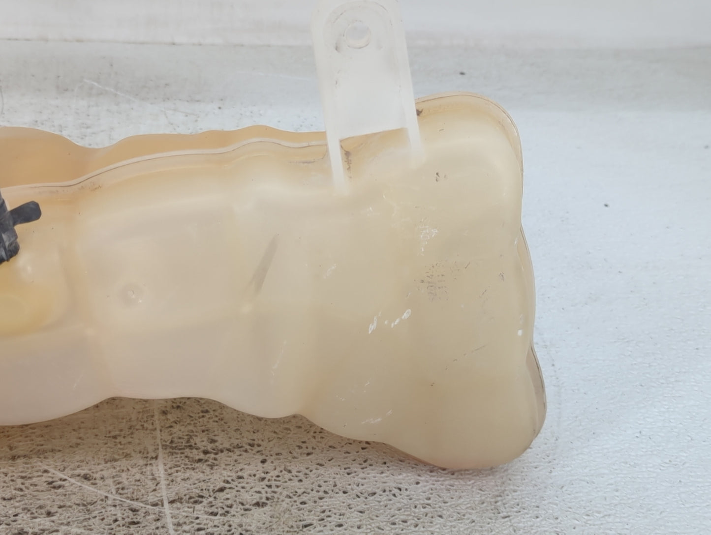 2011-2022 Chrysler 300 Radiator Coolant Overflow Expansion Tank Bottle 1432600 - Oemusedautoparts1.com