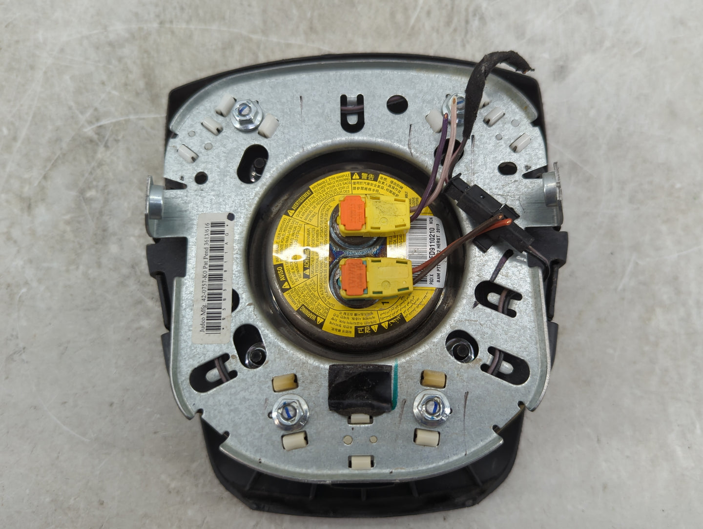 2014 Chrysler 300 Air Bag Driver Left Steering Wheel Mounted P/N:P68055862AE 42-07757-K0 Fits OEM Used Auto Parts - Oemuseda