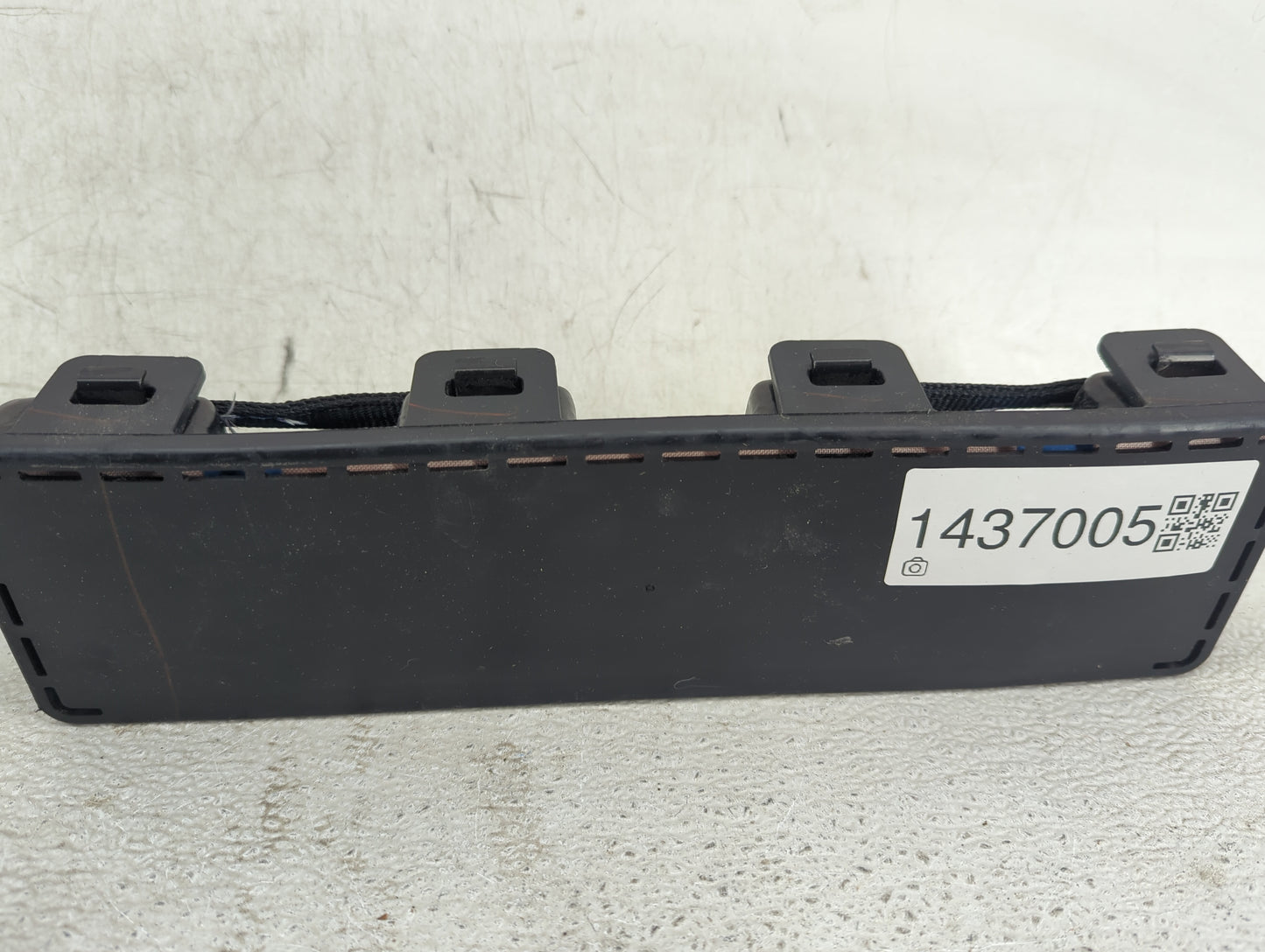 2014 Chrysler 300 Air Bag Driver Left Knee OEM P/N:P05057792AH TDKL12763B2361 Fits OEM Used Auto Parts - Oemusedautoparts1.c