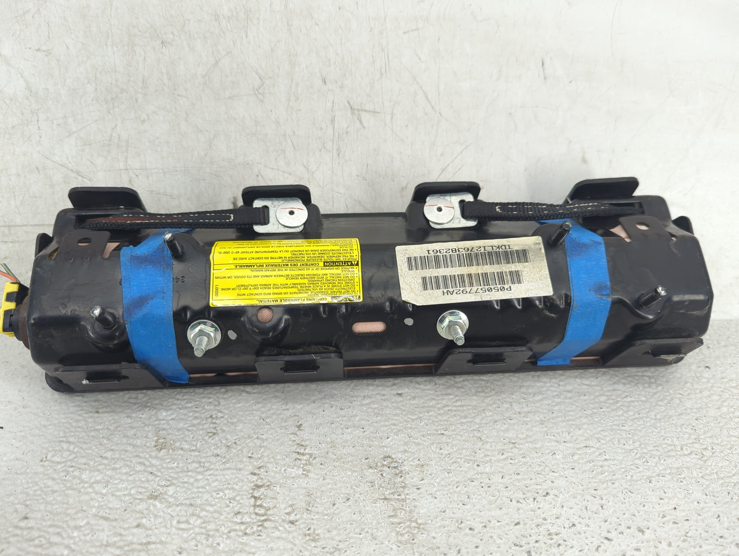 2014 Chrysler 300 Air Bag Driver Left Knee OEM P/N:P05057792AH TDKL12763B2361 Fits OEM Used Auto Parts - Oemusedautoparts1.c