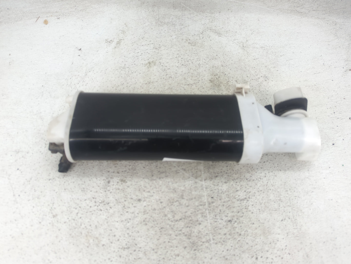 2014 Chrysler 300 Fuel Vapor Charcoal Canister - Oemusedautoparts1.com