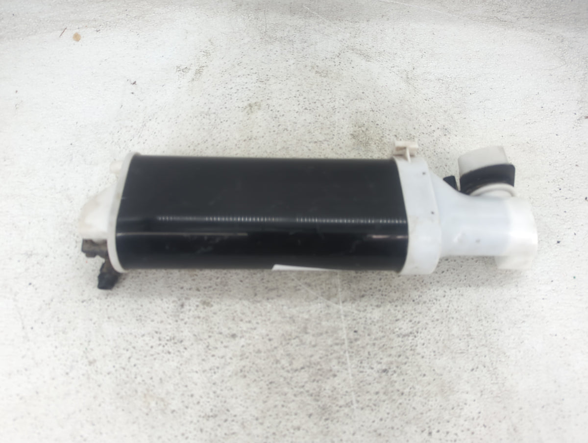 2014 Chrysler 300 Fuel Vapor Charcoal Canister - Oemusedautoparts1.com