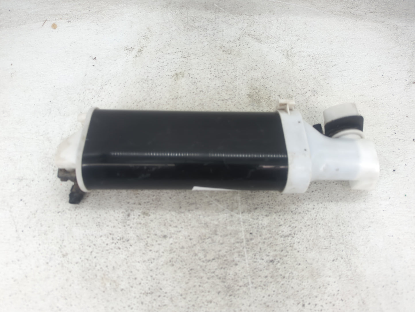 2014 Chrysler 300 Fuel Vapor Charcoal Canister - Oemusedautoparts1.com