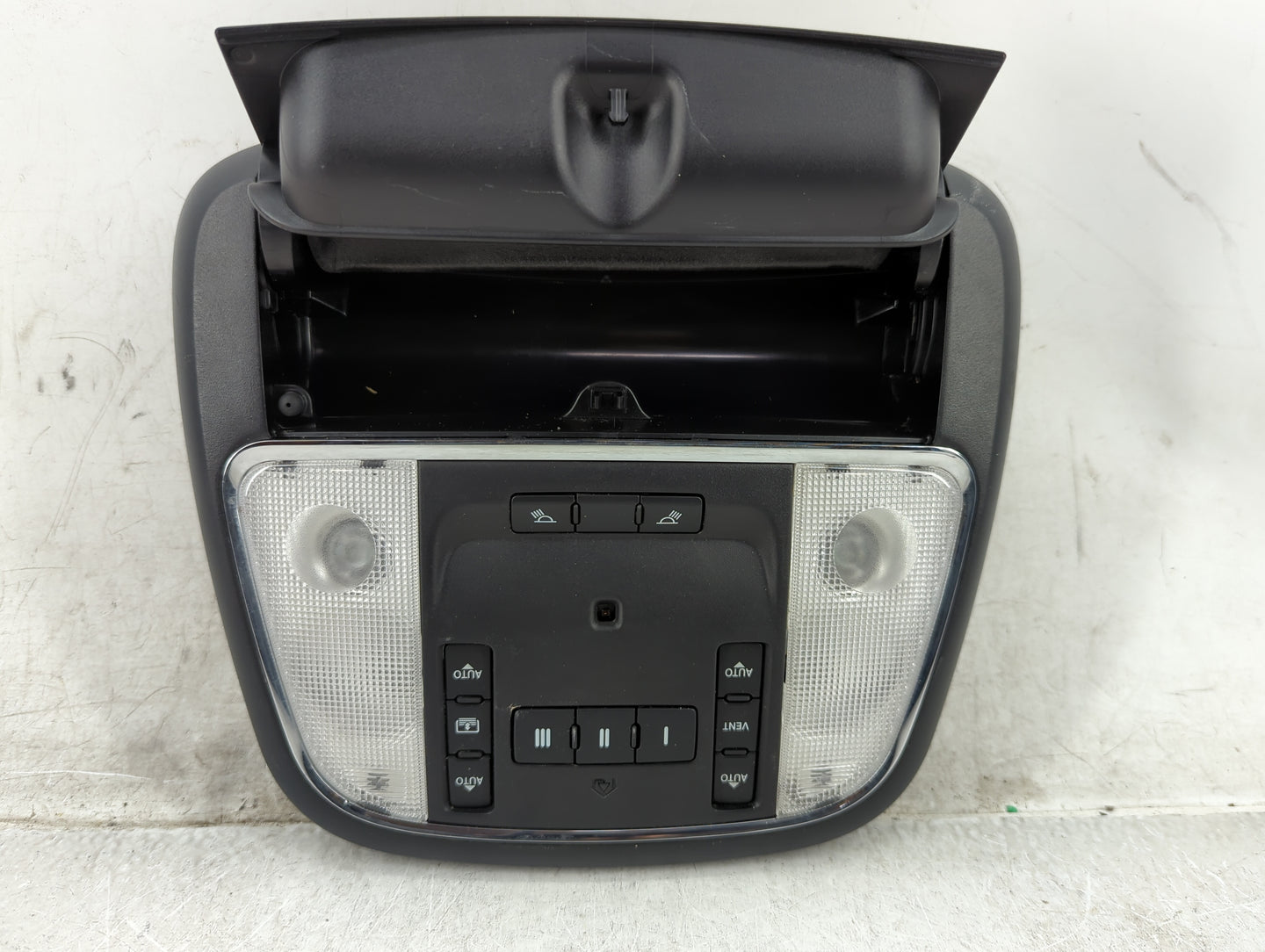 2013-2014 Chrysler 300 Overhead Roof Console 1437848 - Oemusedautoparts1.com