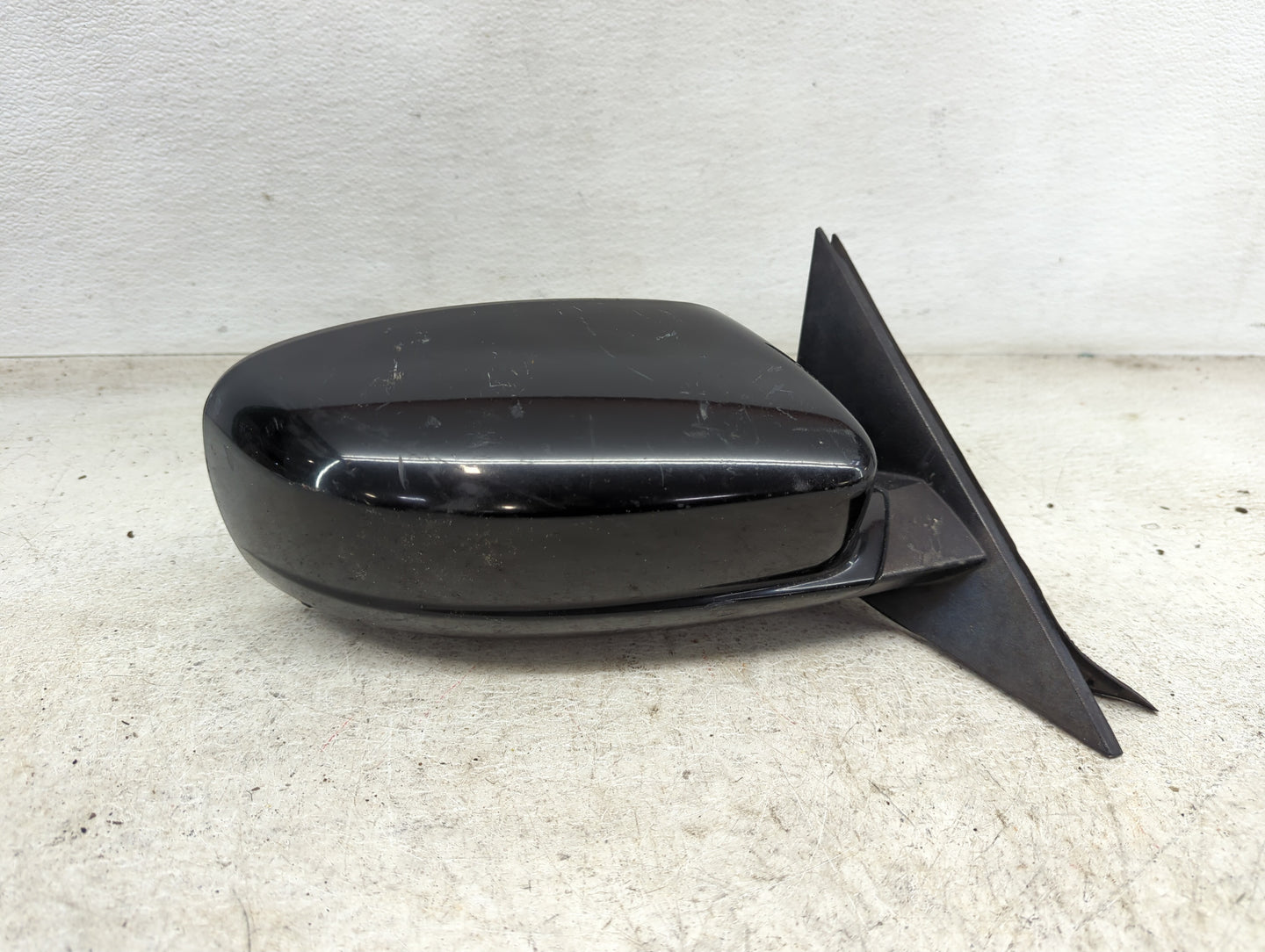2011-2014 Chrysler 300 Driver Side View Mirror - Left Door Mirror OEM Used - Oemusedautoparts1.com