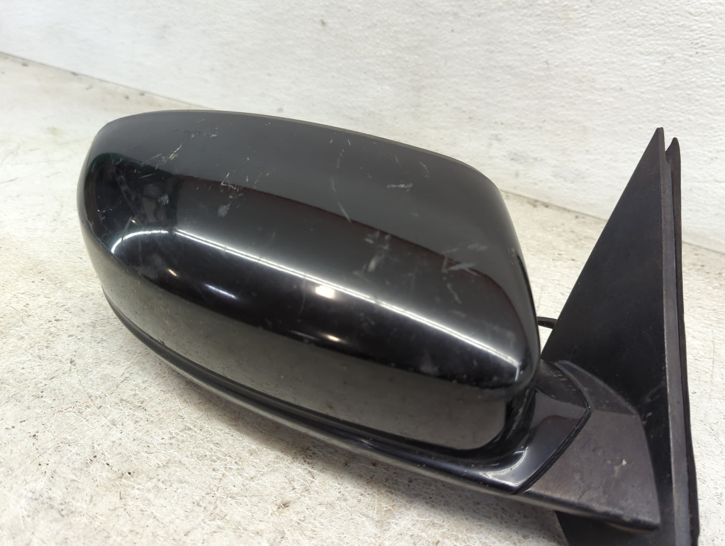 2011-2014 Chrysler 300 Driver Side View Mirror - Left Door Mirror OEM Used - Oemusedautoparts1.com