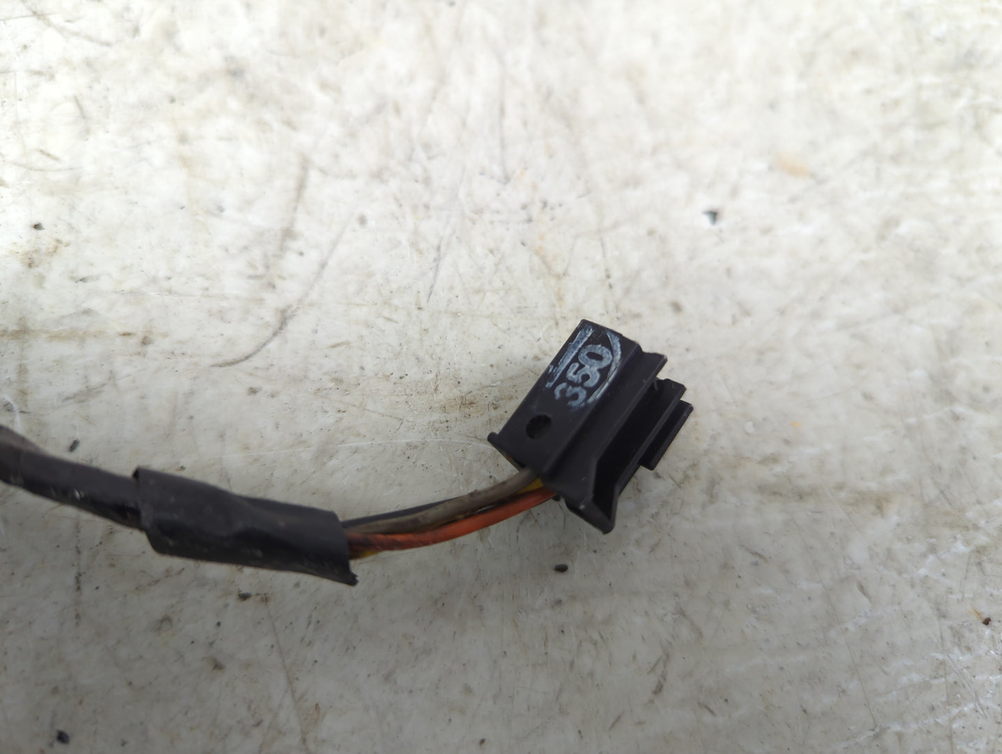 2011-2014 Chrysler 300 Driver Side View Mirror - Left Door Mirror OEM Used - Oemusedautoparts1.com