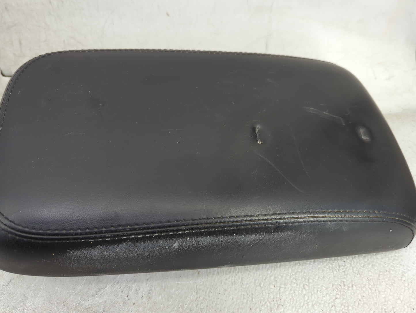 2014 Chrysler 300 Center Console Armrest Cover Lid Fits OEM Used Auto Parts - Oemusedautoparts1.com