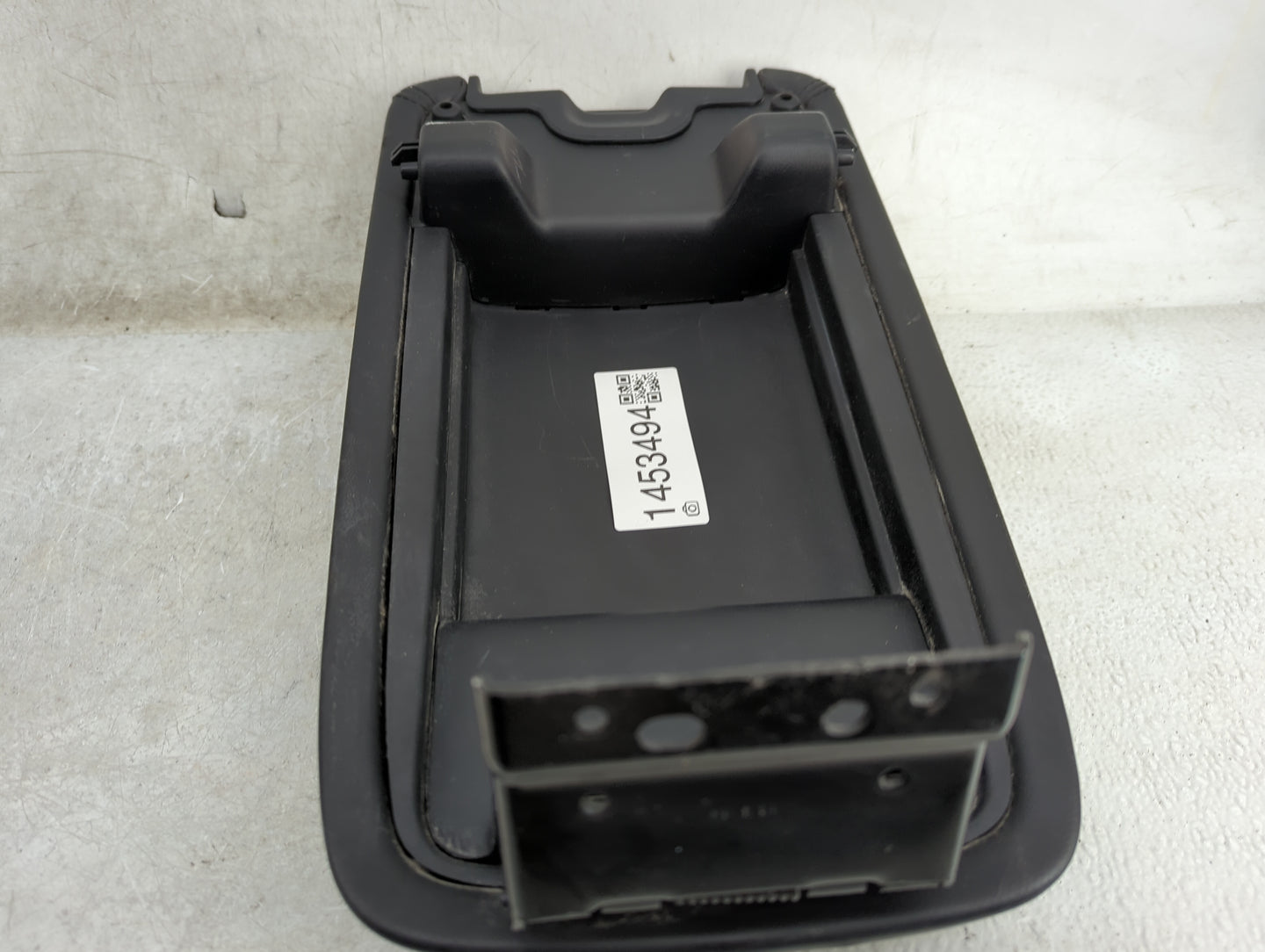 2014 Chrysler 300 Center Console Armrest Cover Lid Fits OEM Used Auto Parts - Oemusedautoparts1.com