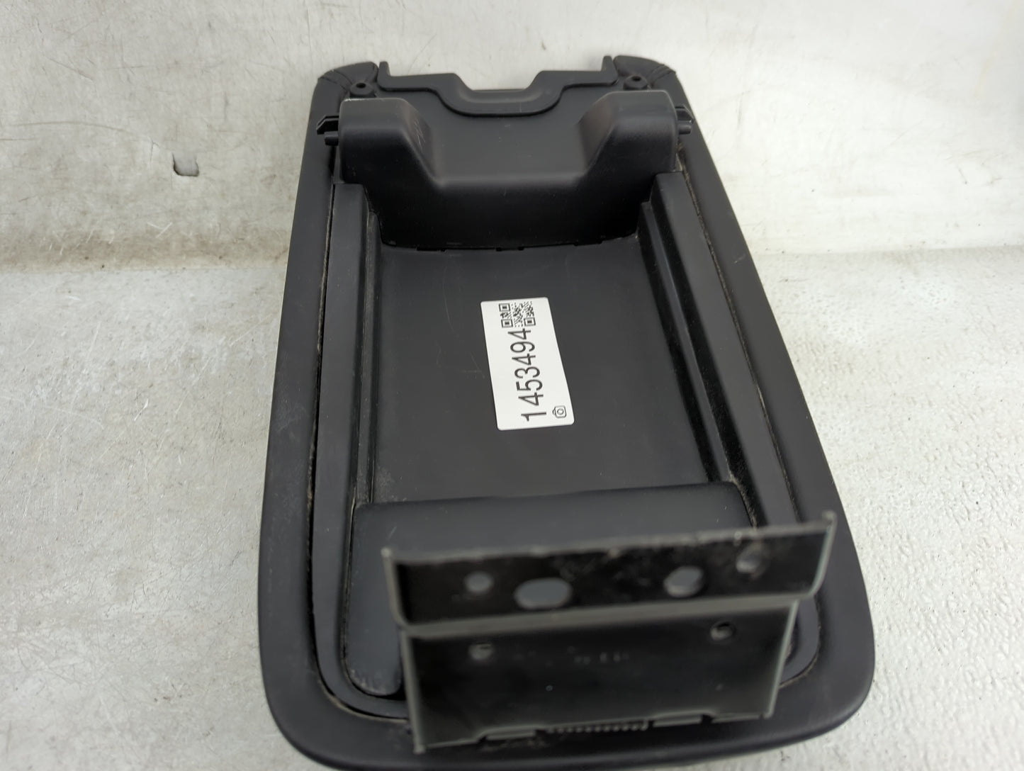 2014 Chrysler 300 Center Console Armrest Cover Lid Fits OEM Used Auto Parts - Oemusedautoparts1.com