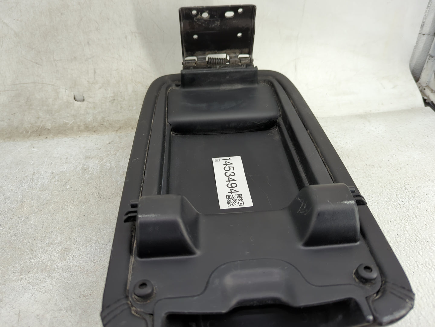 2014 Chrysler 300 Center Console Armrest Cover Lid Fits OEM Used Auto Parts - Oemusedautoparts1.com