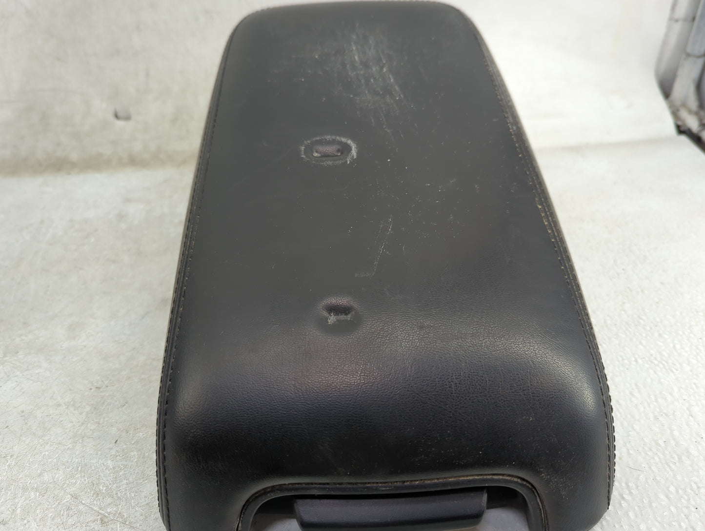 2014 Chrysler 300 Center Console Armrest Cover Lid Fits OEM Used Auto Parts - Oemusedautoparts1.com