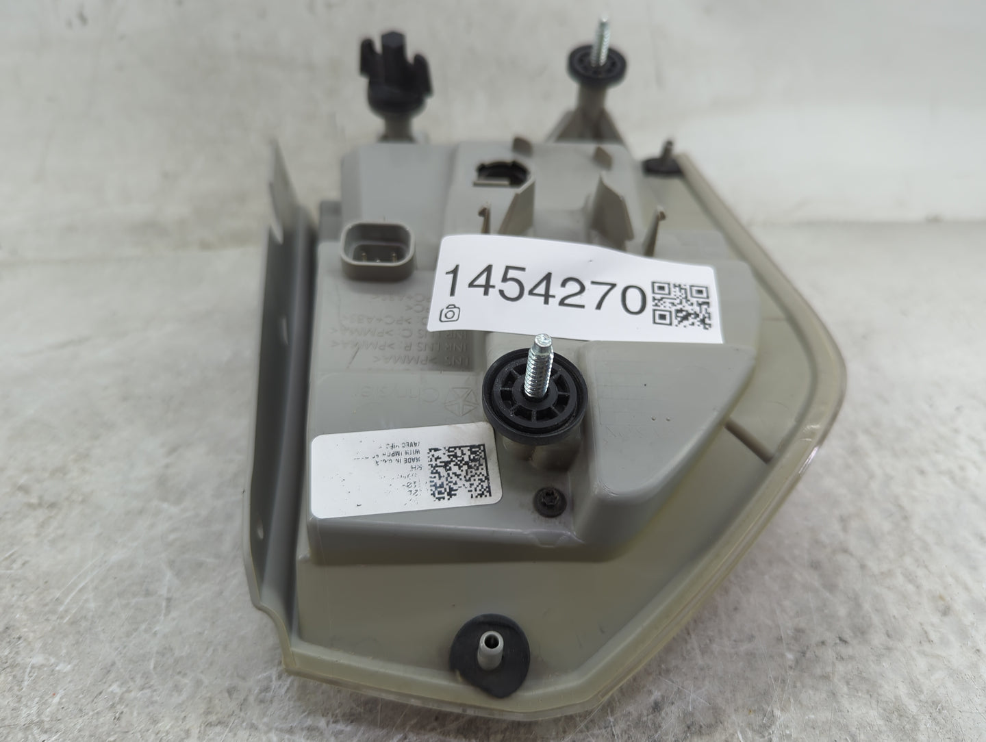 2014 Chrysler 300 Tail Light Assembly Driver Left OEM Fits OEM Used Auto Parts - Oemusedautoparts1.com